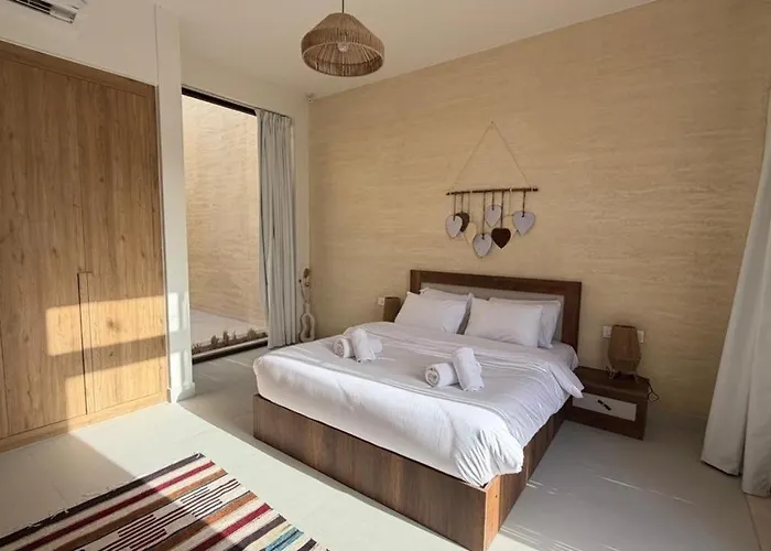 Art House El Gouna | 4br Private Pool & Lagoon فيلة *